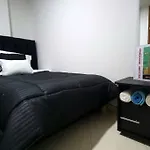Luminoso Y Confortable Apt. A 6 Minutos Del Aeropuerto El Dorado.
