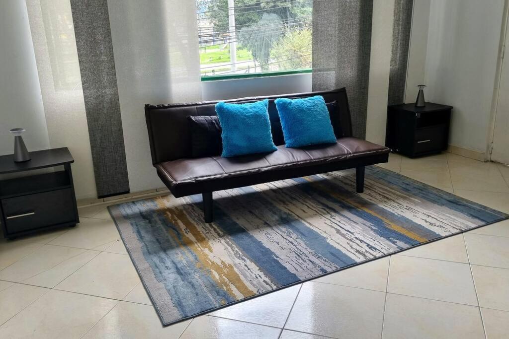 Apartamento Luminoso Y Confortable Apt. A 6 Minutos Del Aeropuerto El Dorado.